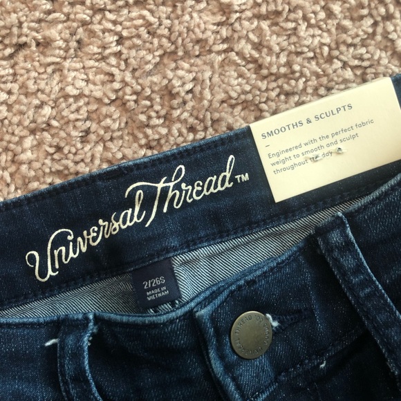 Universal Thread ✧ Mid Rise Skinny Jeans - Picture 4 of 7